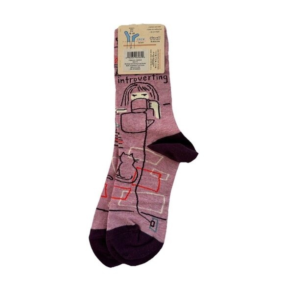 NEW NWT Blue Q Socks Womens Crew Go Away I'm Introverting womens shoe 5-10 prpl - Picture 2 of 2